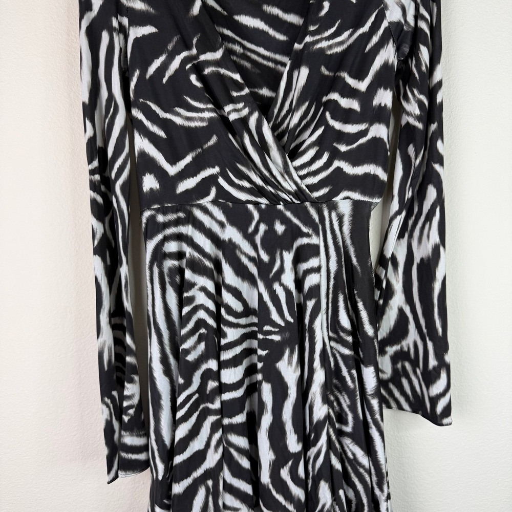 Zara Dress Womens XS Zebra Print Surplice V-Neck Long Sleeve Mini Fit & Flare - Picture 2 of 7